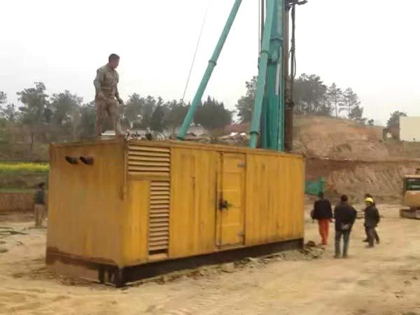红花岗如何判断水冷式机油散热器密封件是否需要更换?